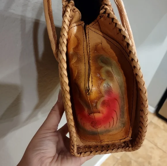 Vintage leather tooled hand made Mexican floral hand bag - Picture 5 of 10